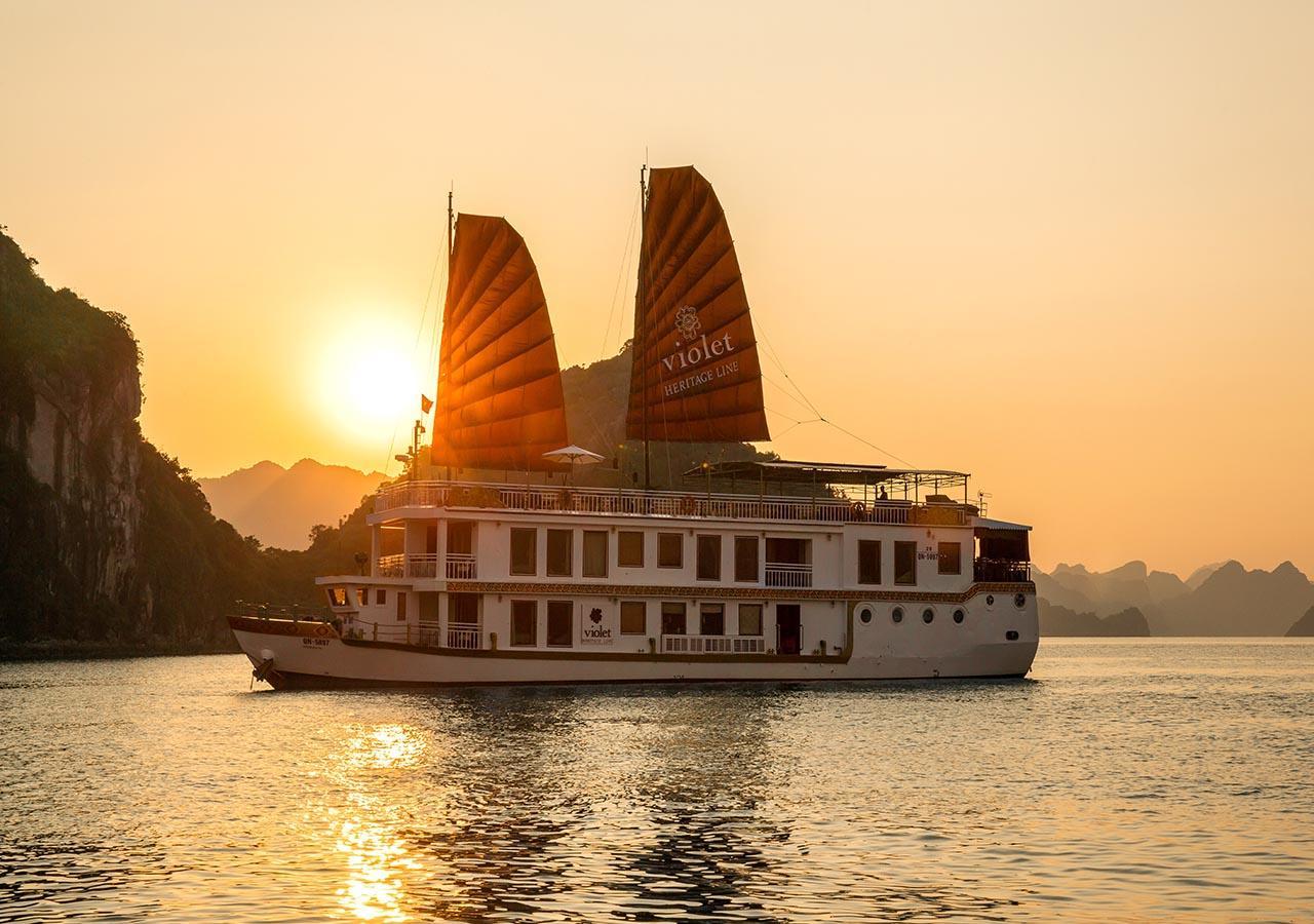 Heritage Line Violet Cruise - Halong Bay & Lan Ha Bay Ha Long Buitenkant foto